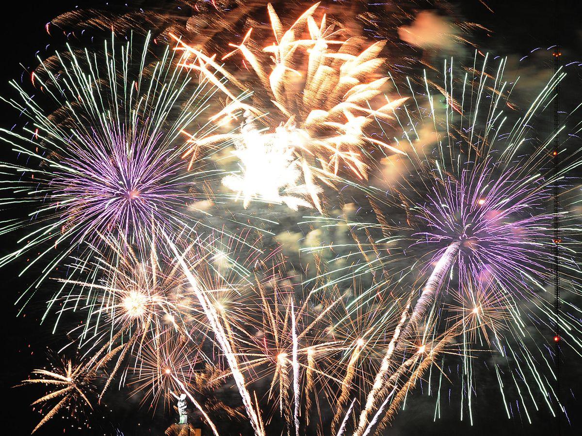 Show de fuegos artificiales en evento